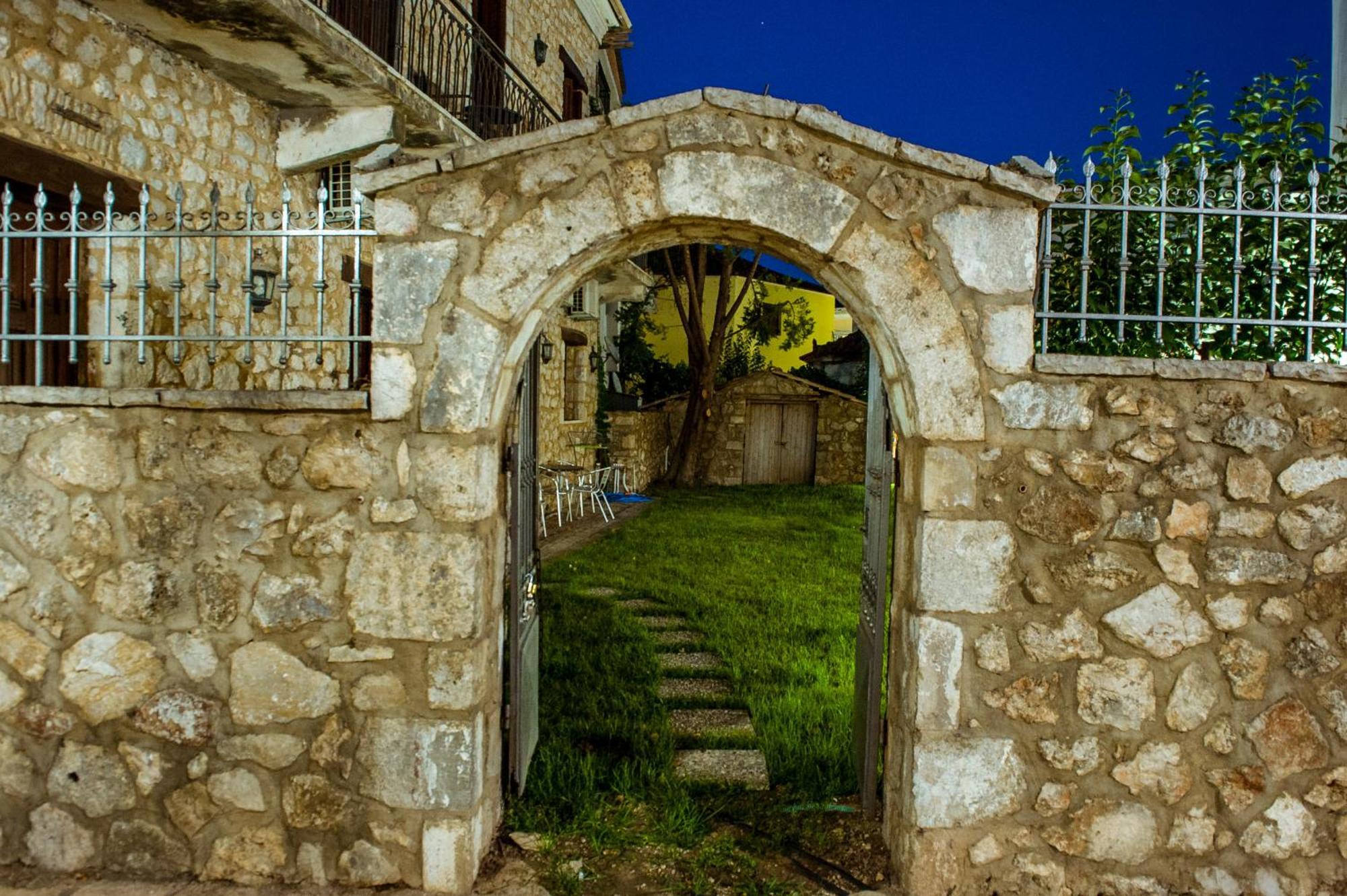 Seafront Stone Suites Vónitsa Buitenkant foto